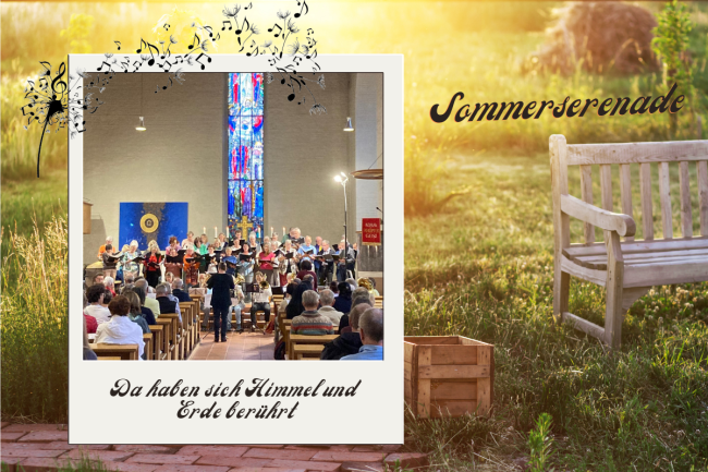 Die Sänger*innen und Musiker*innen stehen auf dem Altarplatz