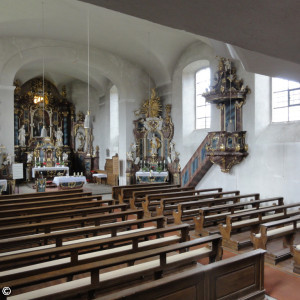 Innenraum der Elisabethenkirche mir Blick zum Altar